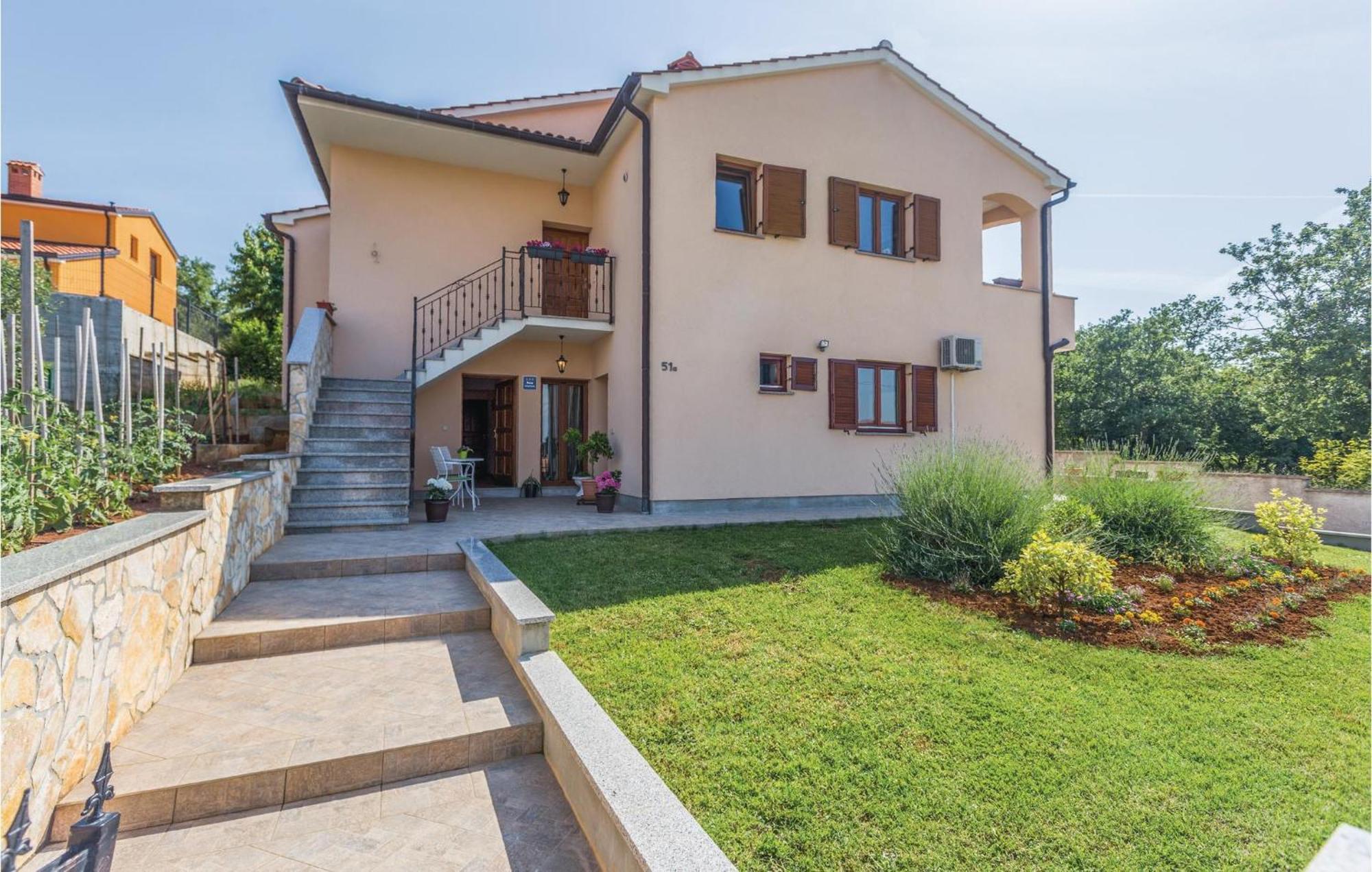 Stunning Apartment In Radmani With Wifi Zewnętrze zdjęcie