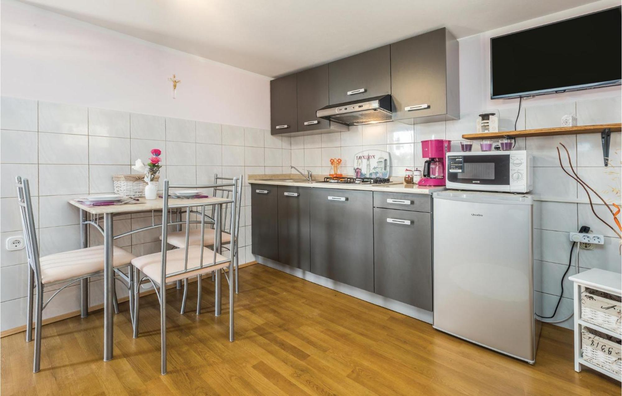 Stunning Apartment In Radmani With Wifi Zewnętrze zdjęcie